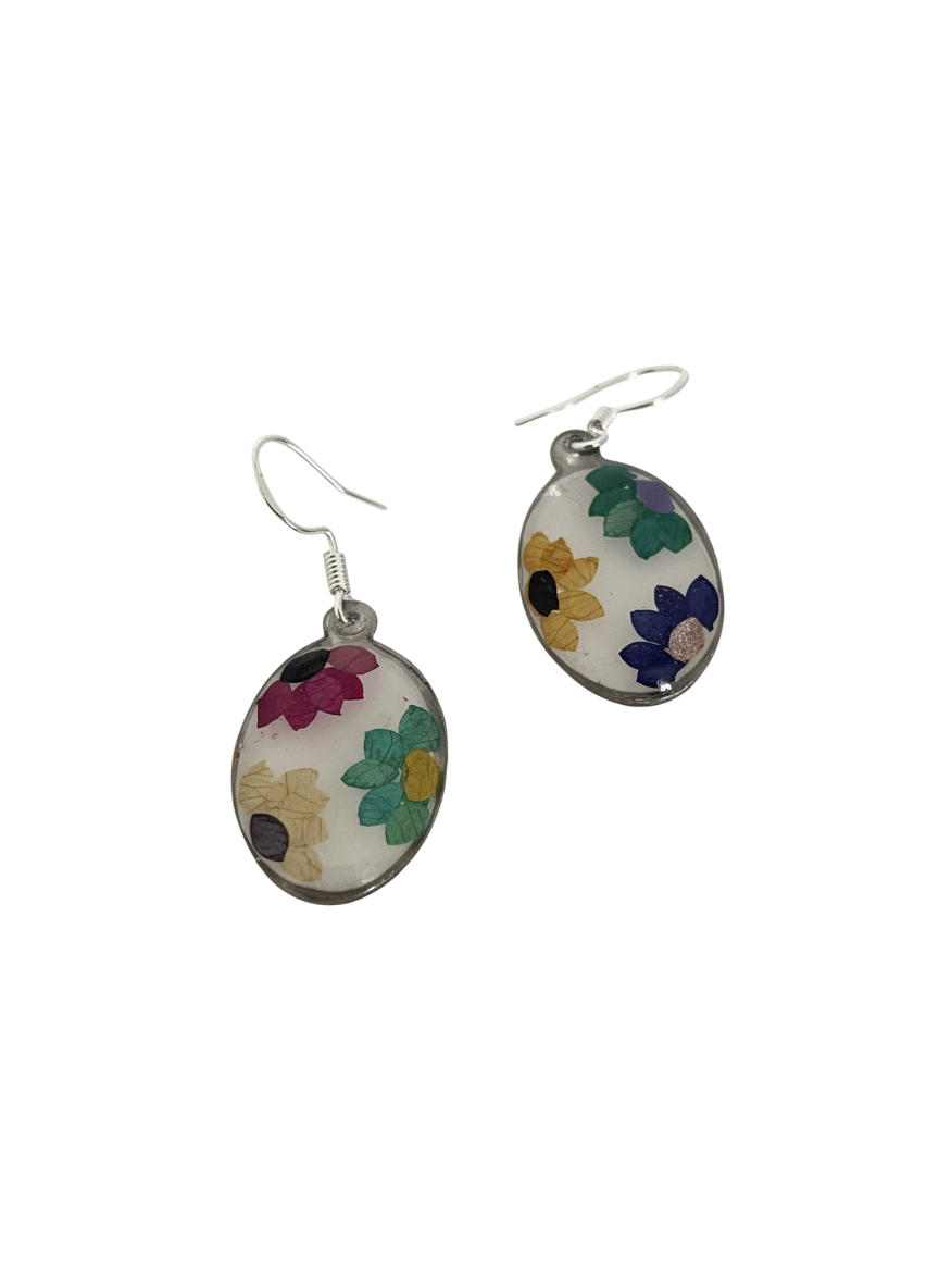 Aretes flores ovalados con diseños en pétalos de flores secas