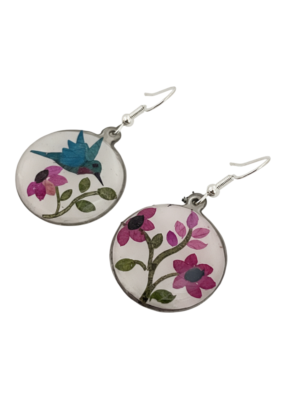 Aretes colibri azul con diseños en pétalos de flores secas