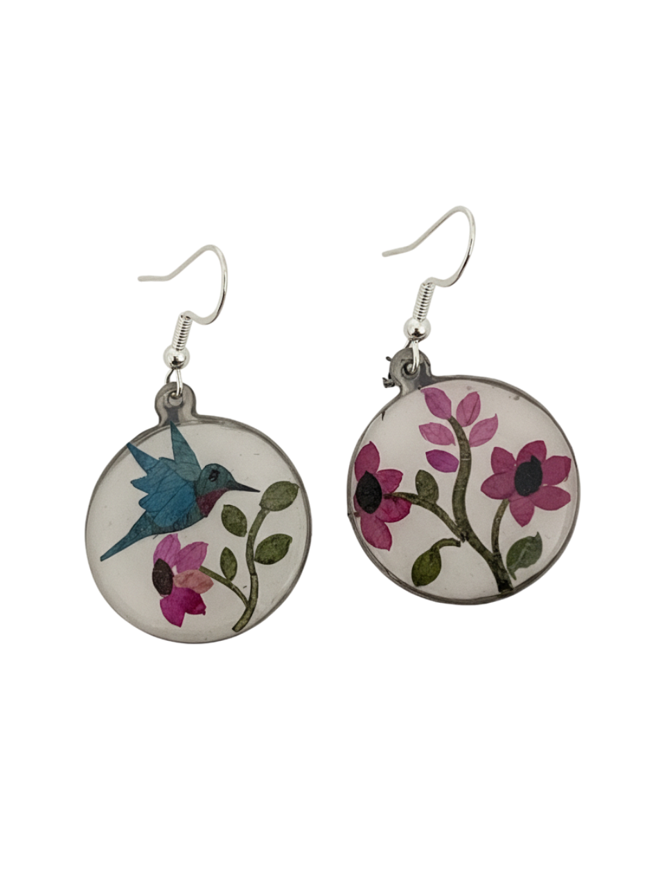 Aretes colibri azul con diseños en pétalos de flores secas
