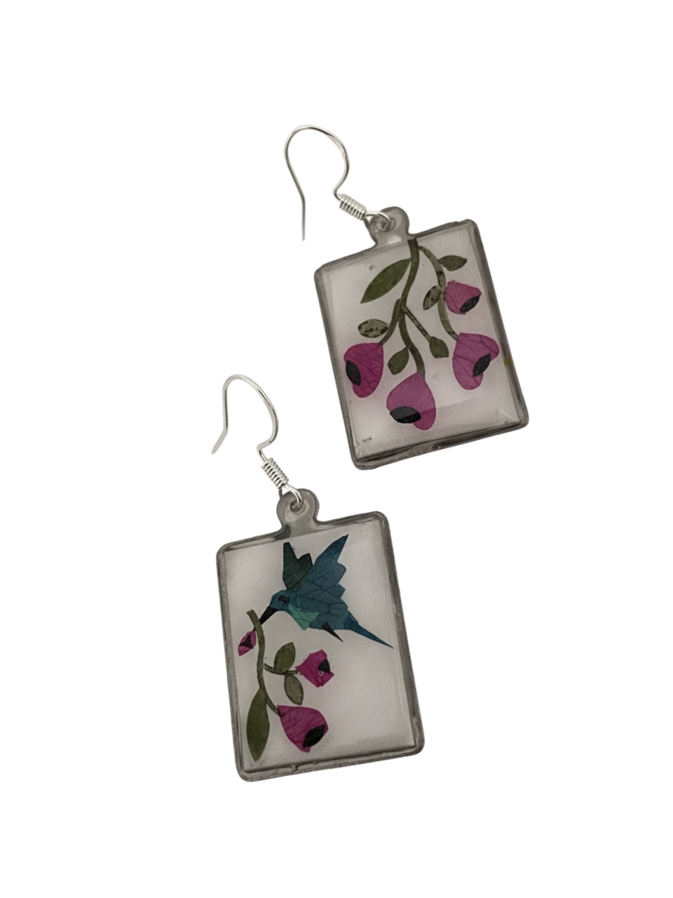 Aretes colibri azul cuadrado con diseños en pétalos de flores secas