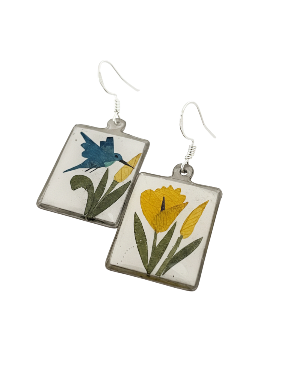 Aretes colibri flor amarilla con diseños en pétalos de flores secas