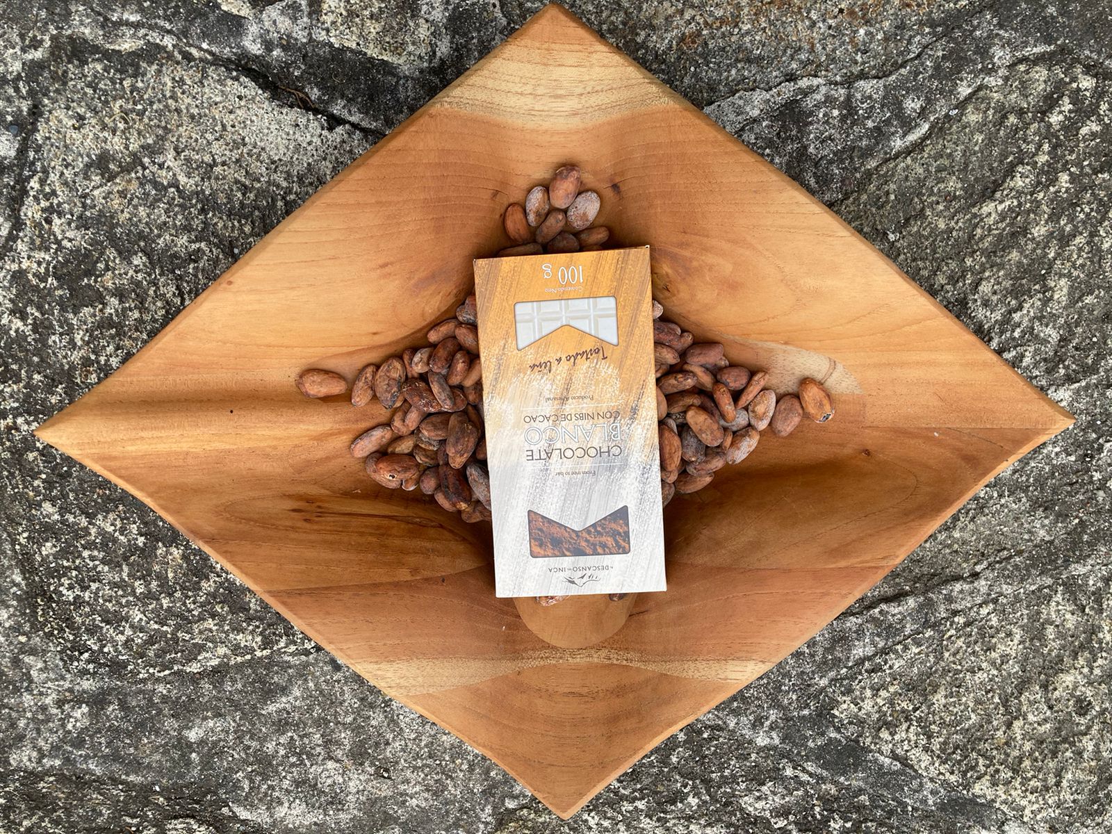 Chocolate blanco con nibs de cacao barra 100 gr
